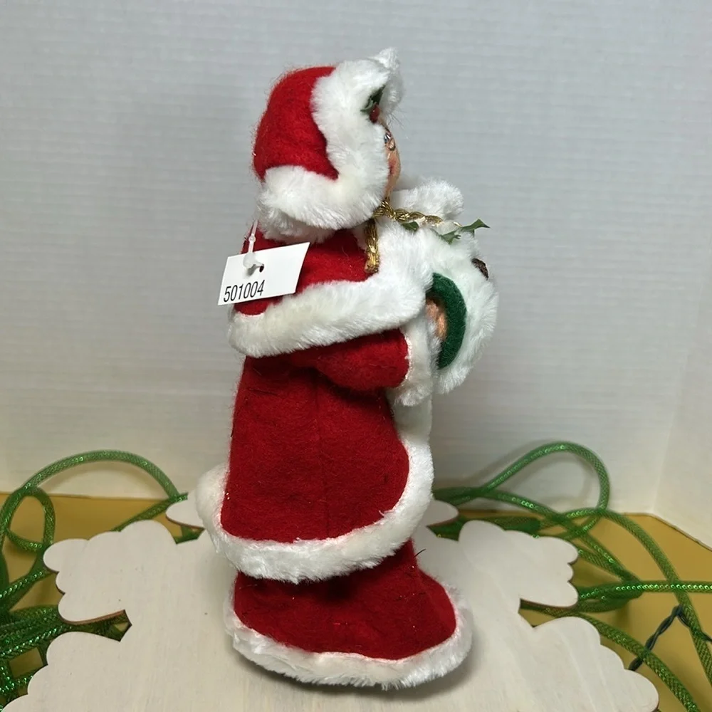 Annalee Santa and Mrs Claus 2004